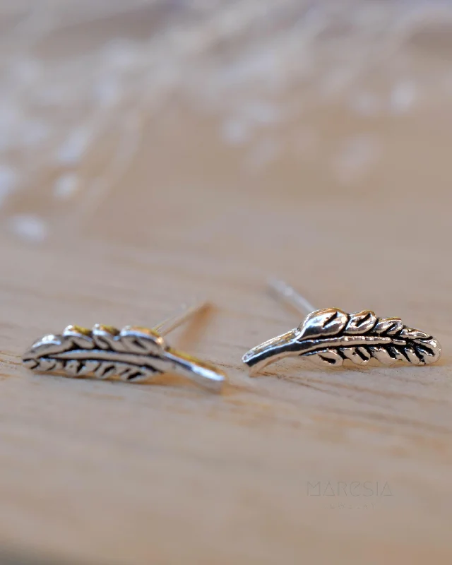 Women’s sparkling stud earrings-Leaf Stud Earrings ~ Sterling silver 925 ~ SME076