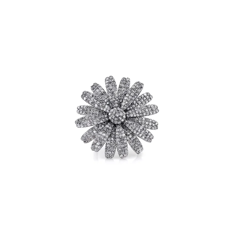 Women’s cushion-shaped diamond engagement ring-Diamond Large Daisy Ring  R0079