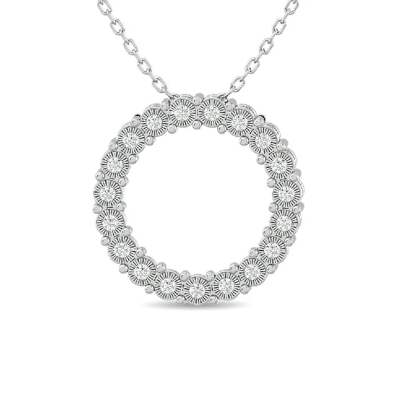 Women’s silver necklace-Diamond 1/6 ct tw Circle Fashion Pendant in Sterling Silver