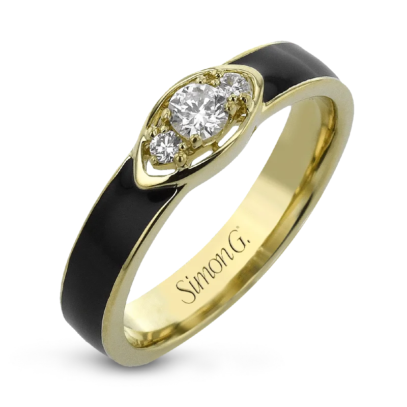 Women’s non-traditional engagement ring-Right Hand Ring In 18k Gold With Diamonds LR3193