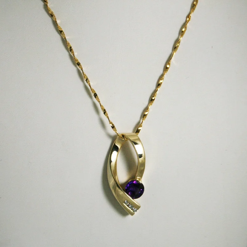 Women’s layered gold necklace-18K Karat Yellow Gold Amethyst And Diamond Pendant And Chain