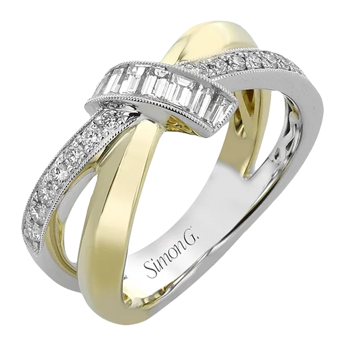 Women’s affordable diamond engagement ring-Right Hand Ring In 18k Gold With Diamonds LR3144