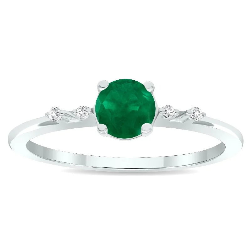 Women’s art deco ring-Women's Emerald and Diamond Sparkle Ring in 10K White Gold