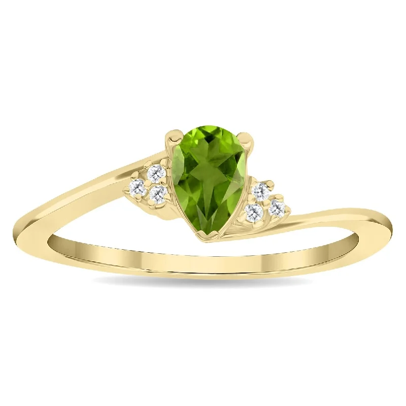 Women’s bold ring-Women's Pear Shaped Peridot and Diamond Tierra Ring in 10K Yellow Gold