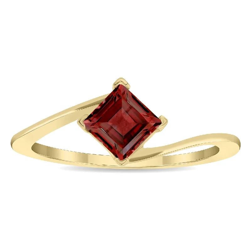 Women’s sapphire ring-Women's Solitaire Square Shaped Garnet Wave Ring in 10K Yellow Gold