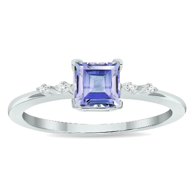 Women’s bold ring-Women's Tanzanite and Diamond Sparkle Ring in 10K White Gold