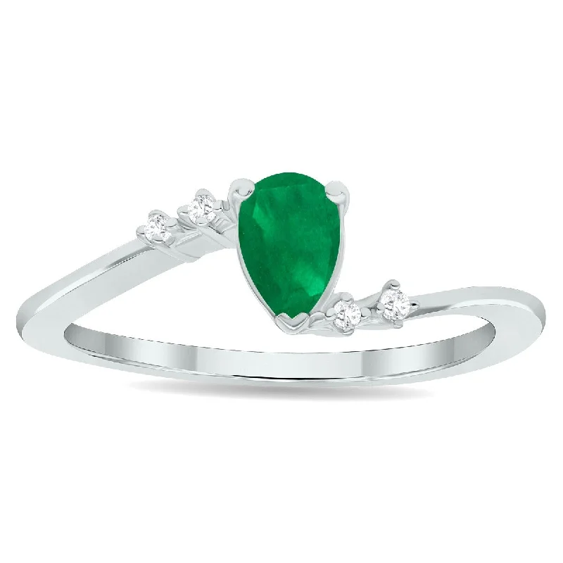 Women’s statement ring-Women's Emerald and Diamond Wave Ring in 10K White Gold