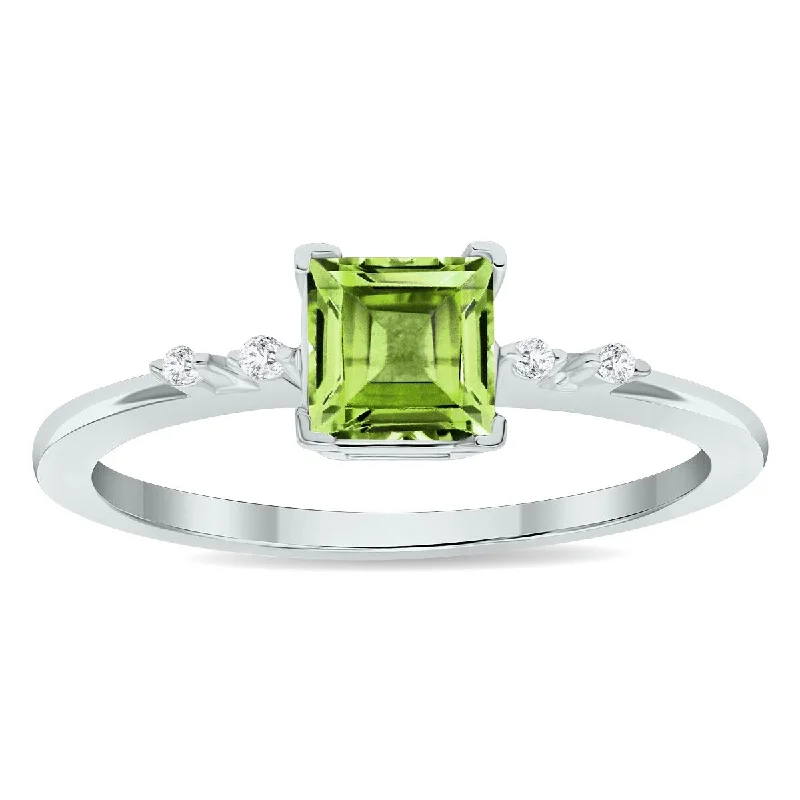 Women’s classic wedding ring-Women's Peridot and Diamond Sparkle Ring in 10K White Gold