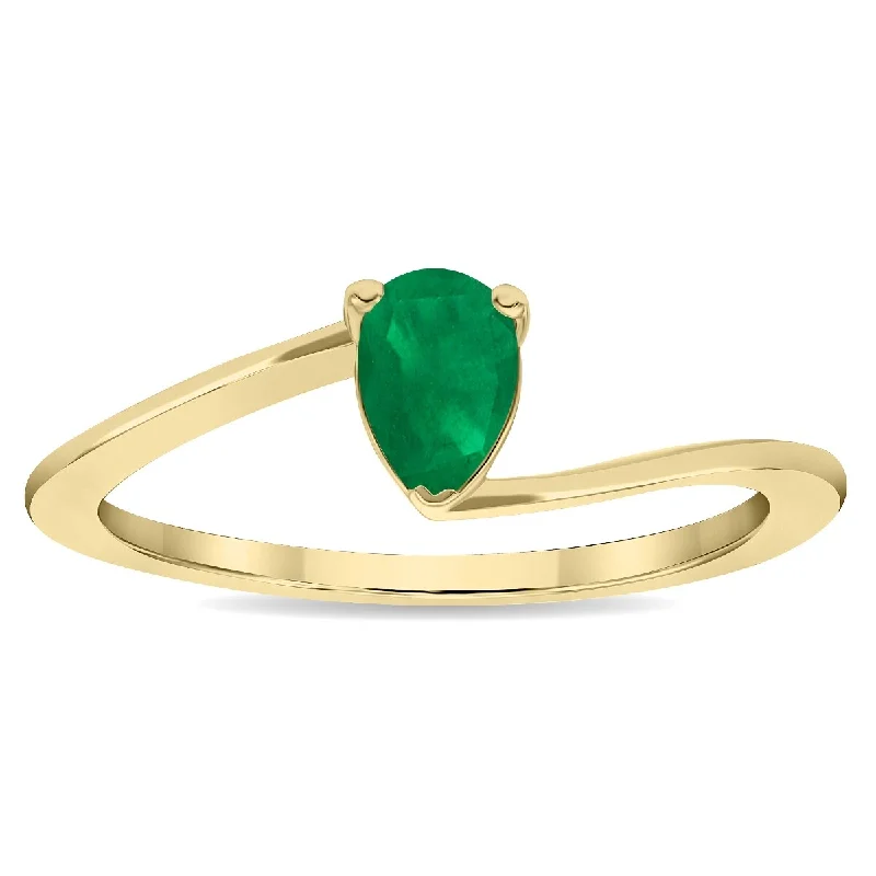 Women’s engraved ring-Women's Solitaire Pear Shaped Emerald Wave Ring in 10K Yellow Gold